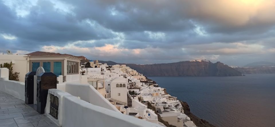Santorini: Oia Cultural Highlights Sunset Walking Tour - Experience Description
