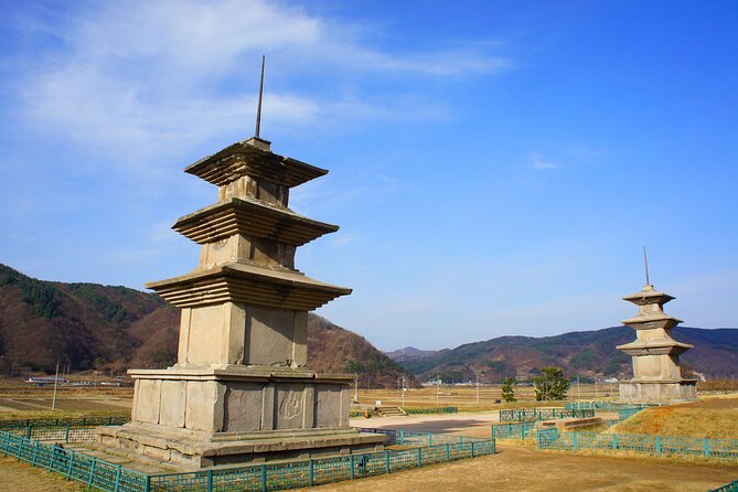 The East Sea of Gyeongju Private Tour:Gampo Port,Tomb of King Munmu+Yonggul Cave - Wonders of Yonggul Cave