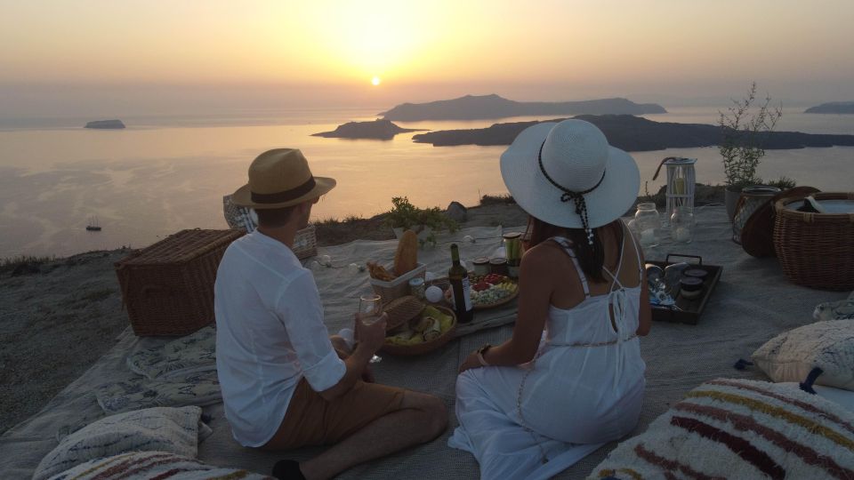 Uncrowded Santorini Sunset PicNic - Itinerary