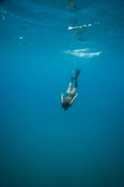 Underwater Fashion Photoshoot in Santorini - Choosing the Perfect Swimming Pool Dress