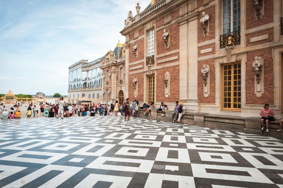 Versailles Bike Tour With Palace & Queen Farm Entrance - Tour Highlights and Inclusions