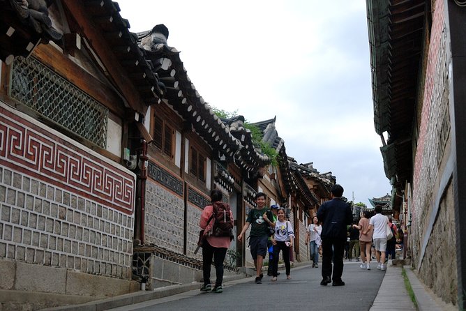 8 Hours Private Tour With Top Attractions in Seoul - Important Notes and Exceptions