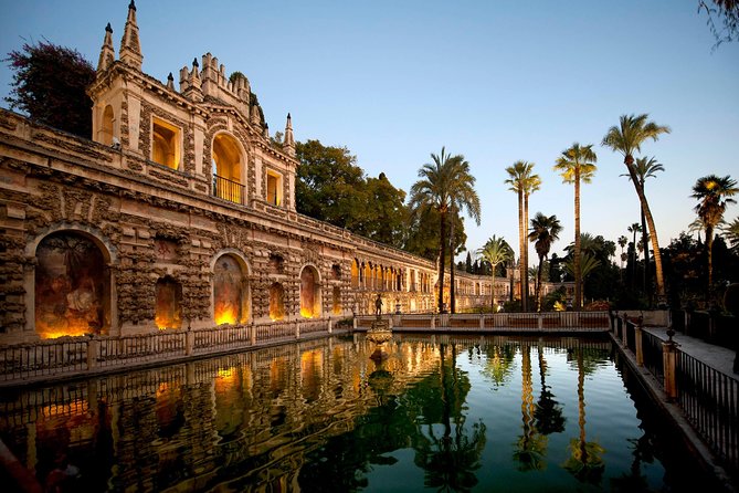 Alcazar, Catedral and Giralda With Entrance Included - Group Size and Accessibility