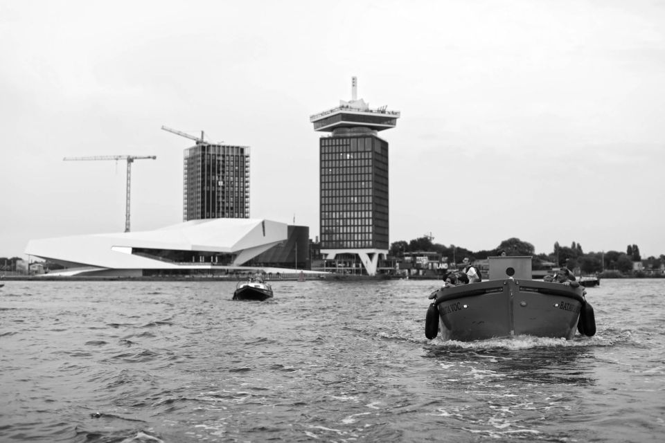Amsterdam: Apéro Boat Cruise With a French Guide & Aperitif - Gift Option