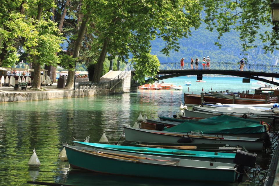 Annecy: City Highlights Self-Guided Scavenger Hunt & Tour - Game Play Experience