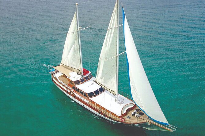 Cabo San Lucas Luxury Sailing Yacht and Dinner With a Chef - Areas for Service Enhancement