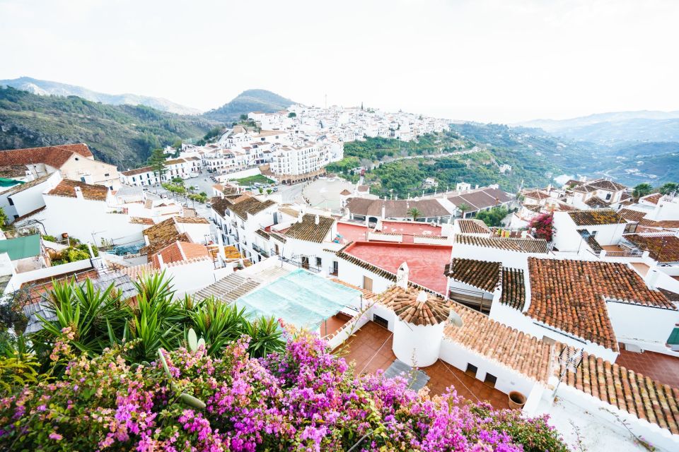 Day Tour to Frigiliana & Nerja From Granada - Meeting Point