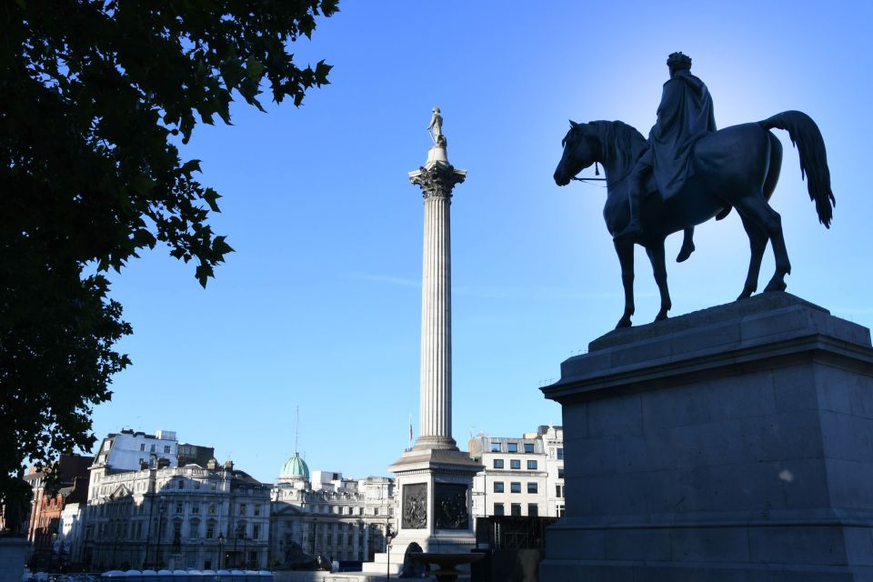 London: Top 15 Sights Walking Tour and London Dungeon Entry - Houses of Parliament