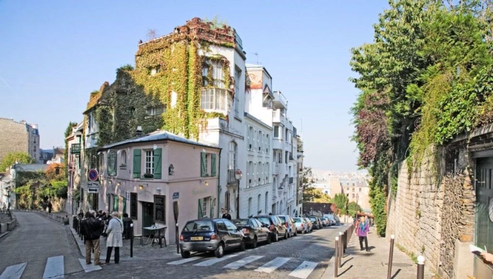 Montmartre and Pere-Lachaise Self-Tour With Audio Guide - Montmartre Audio Guide Highlights