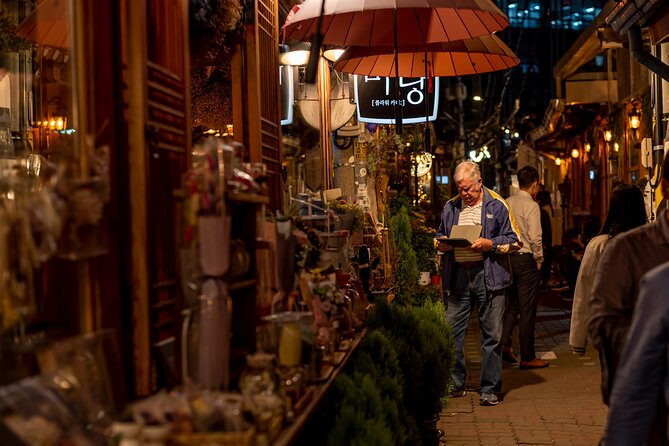 Night Mini Van Private Guided Tour in Seoul - Tour Operator and Vehicles