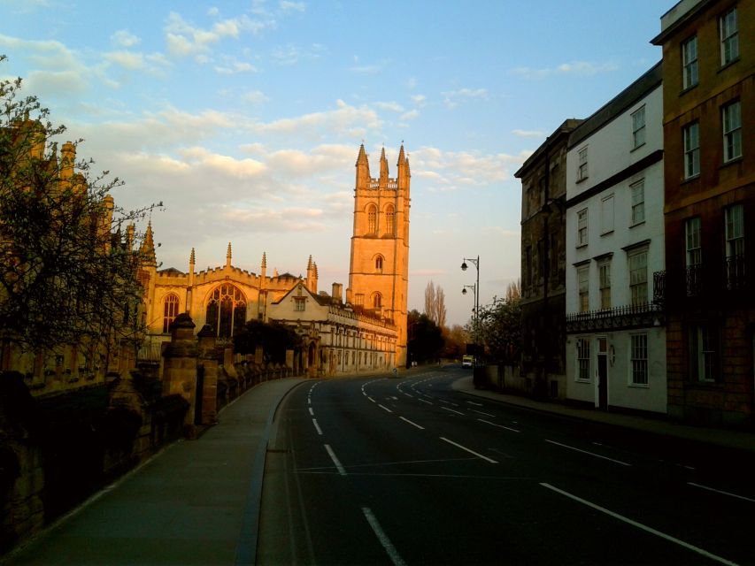 Oxford: Chauffeured Punting River With Optional Walking Tour - Description