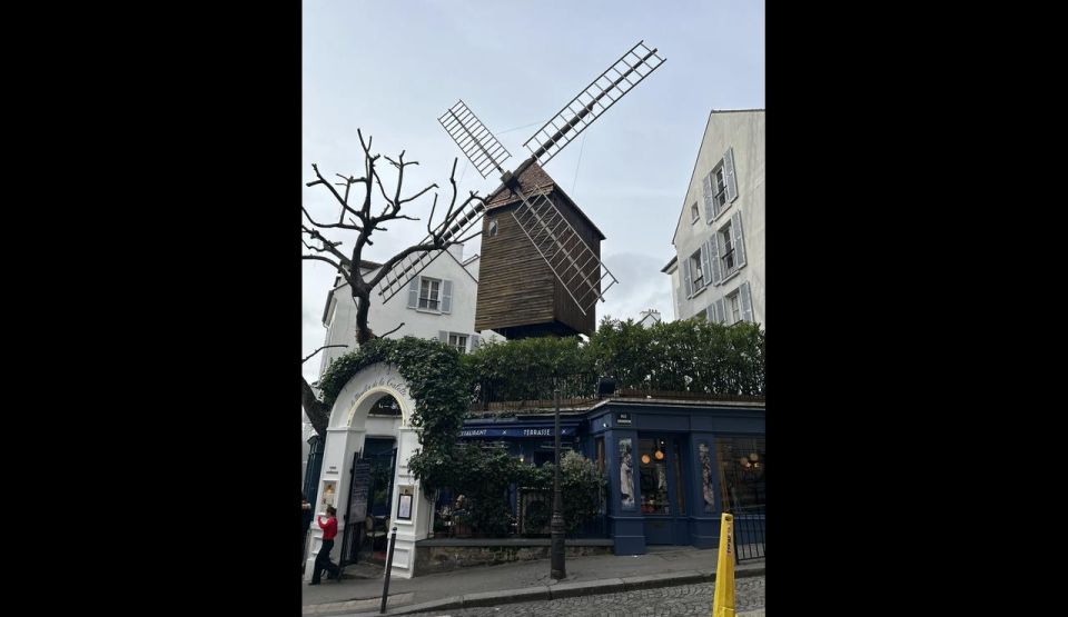 Paris: Montmartre and Sacré-Coeur Small-Group Walking Tour - The Artistic Legacy of Montmartre