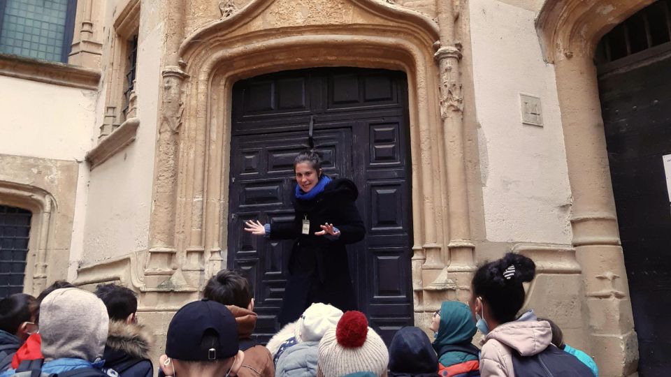 Storytelling Tour of the Vieux-Lyon for Children in French - Discover Hidden Passageways