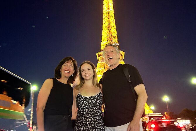 Unforgettable Tour of Paris at Night in a Vintage Car - Photo Opportunities