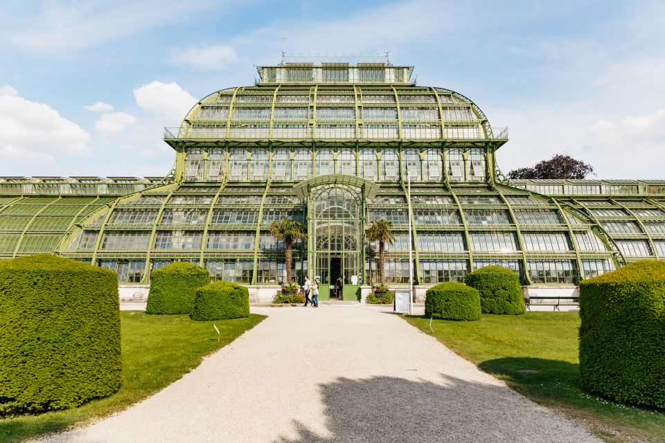 Vienna: Panorama Train Tickets to Explore Schönbrunn Palace - Service Experience