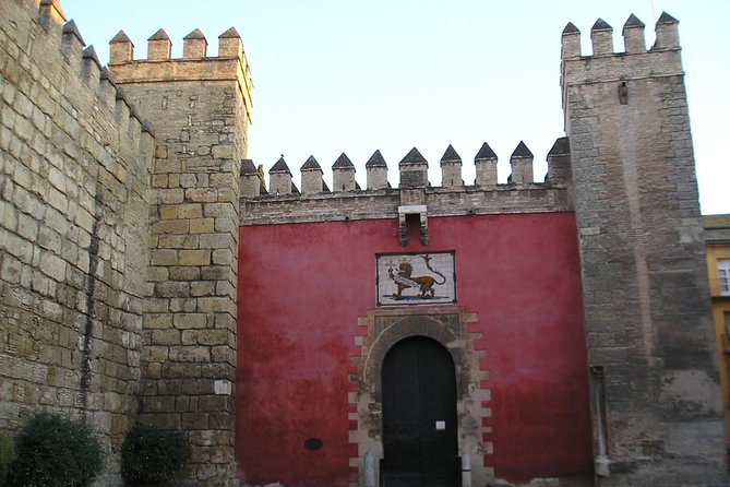 Alcazar, Catedral and Giralda With Entrance Included - Health and Safety Considerations