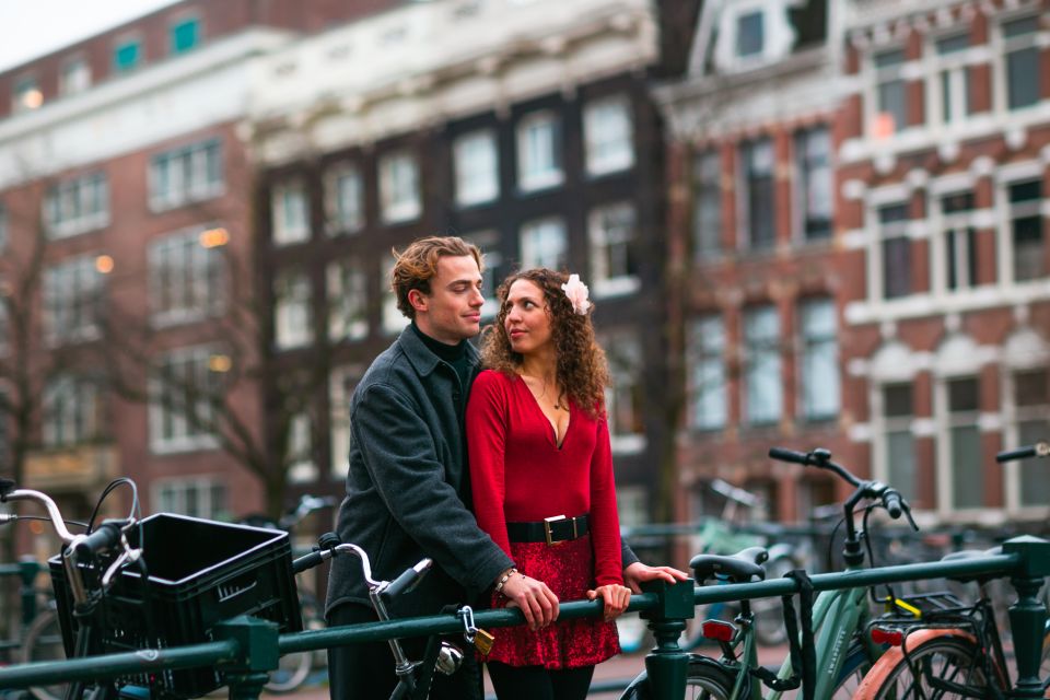 Amsterdam: Romantic Photoshoot for Couples - Free Cancellation Policy