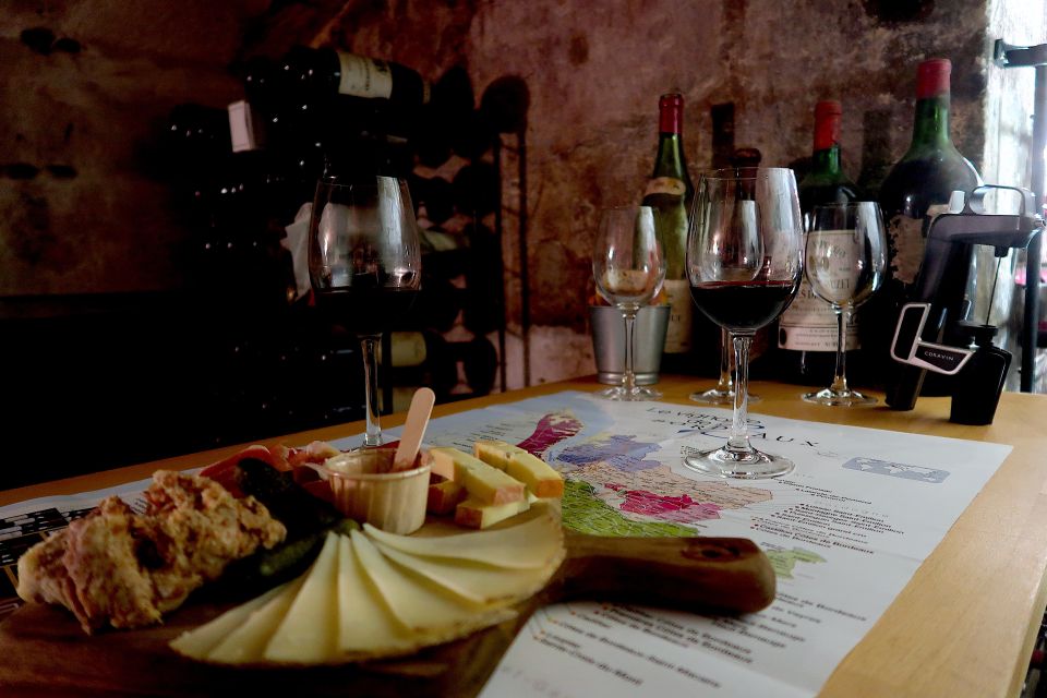 Bordeaux: Vintage Wine Tasting With Charcuterie Board - Hosts Language Skills and Group Size