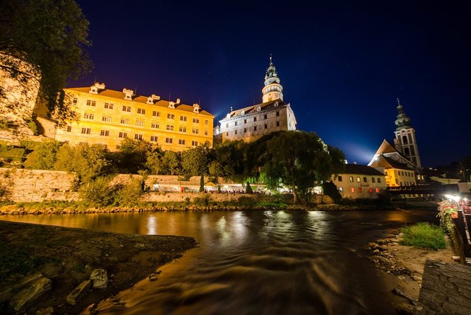 Daily Door-To-Door Shared Shuttle Service From Salzburg to Cesky Krumlov - Benefits of Shared Shuttle Service