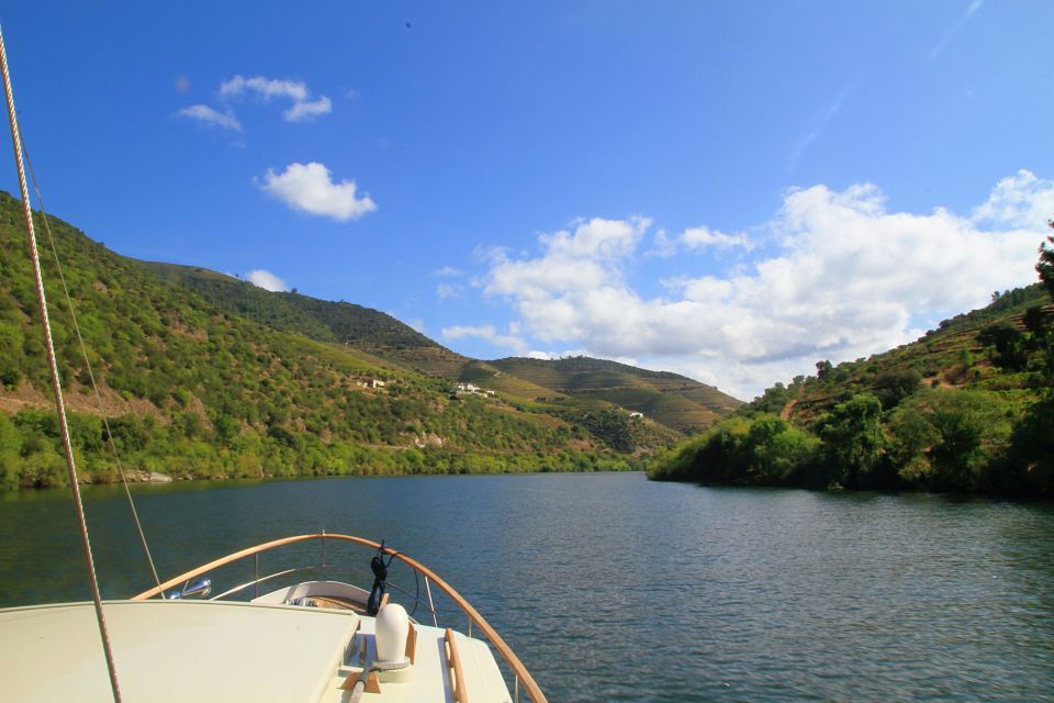 From Pinhão: Private Yacht Cruise Along the Douro River - Itinerary