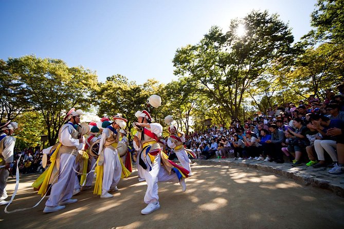 Korean Folk Village and Suwon Hwaseong Fortress One Day Tour - Getting to the Meeting Point