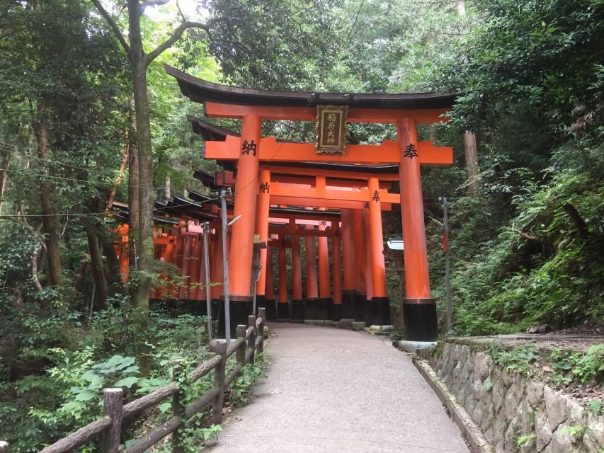 Kyoto: Private Guided Tour of Temples and Shrines - Fushimi Inari Taisha Shrine Tour