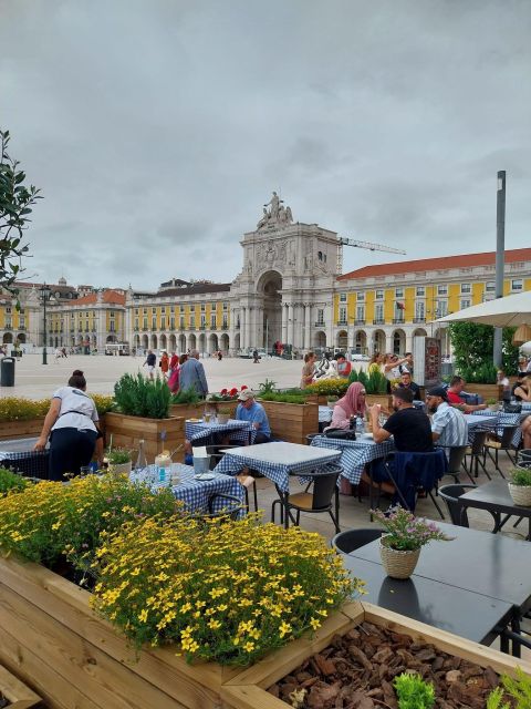 Lisbon: Half Day Private City Highlights Tour by Tuk Tuk - Tour Inclusions