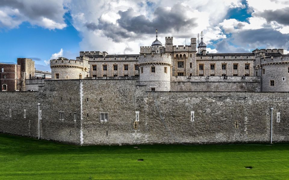 London: Private Exclusive History Tour With a Local Expert - Important Information
