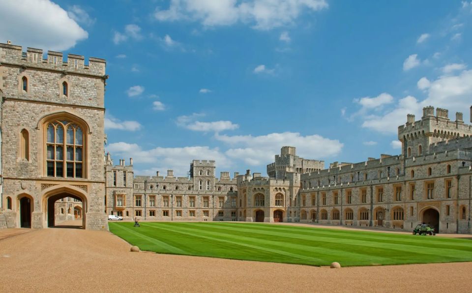 London: Windsor Castle Ticket & Private Transfer - Meeting Point