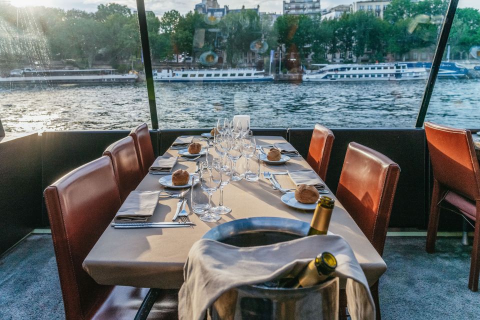 Paris: Dinner Cruise on the Seine River at 8:30 PM - Review Summary of the Experience