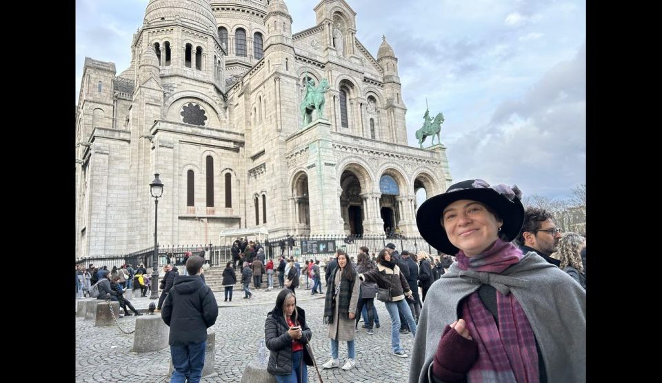 Paris: Montmartre and Sacré-Coeur Small-Group Walking Tour - Discovering Hidden Gems and Secrets