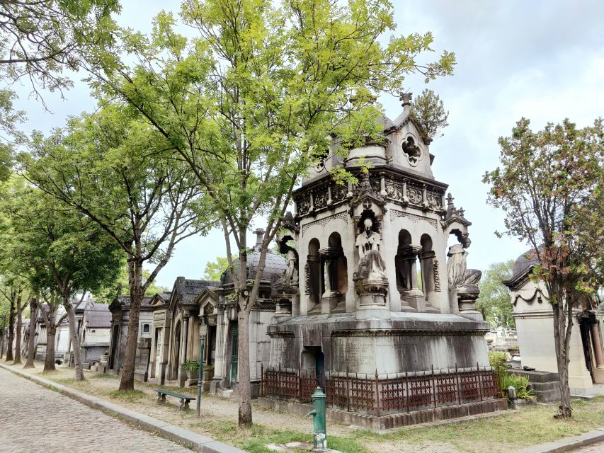Paris: Père-Lachaise Cemetery Audio Guide Tour - What to Bring and Prepare