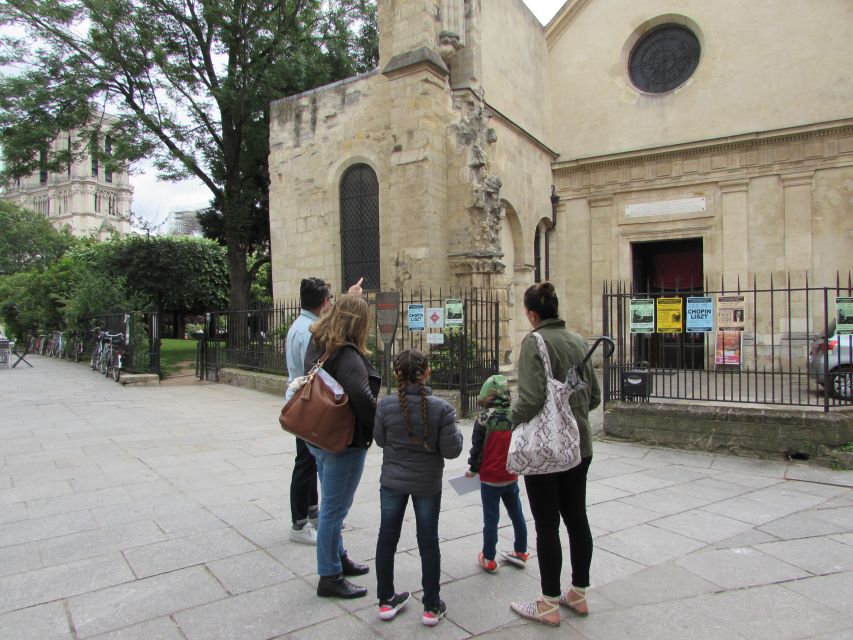 Private Treasure Hunt Around Notre Dame for Families & Kids - Common questions