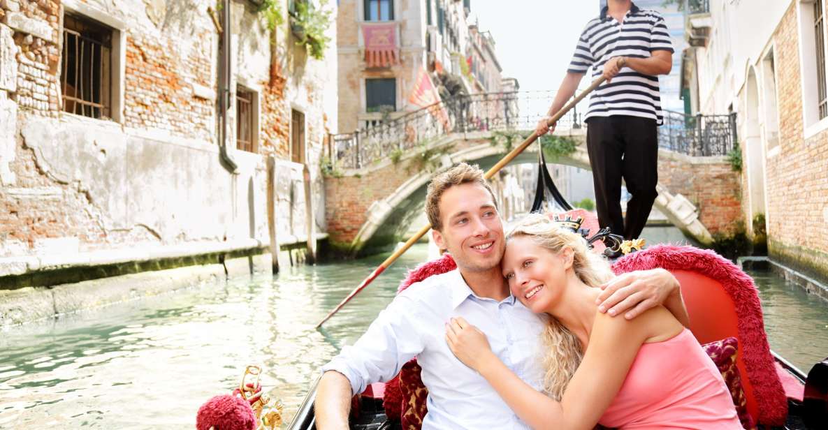 Venice: Romantic Gondola Tour and Dinner for Two - Meeting Point & Directions