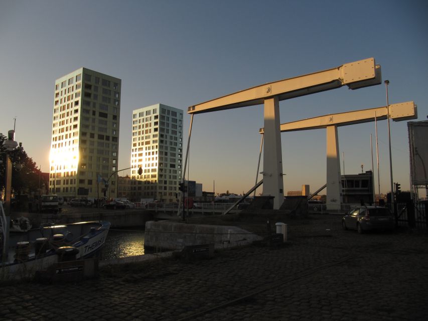 Antwerp: Walking Tour From Steen to Central Station - Common questions