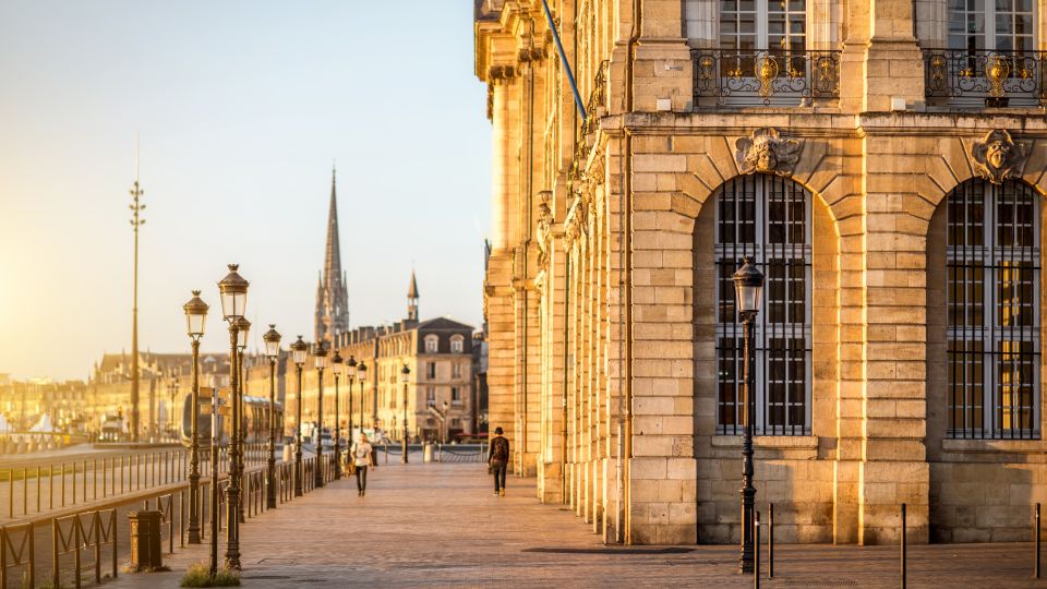 Bordeaux: First Discovery Walk and Reading Walking Tour - Customer Reviews and Ratings