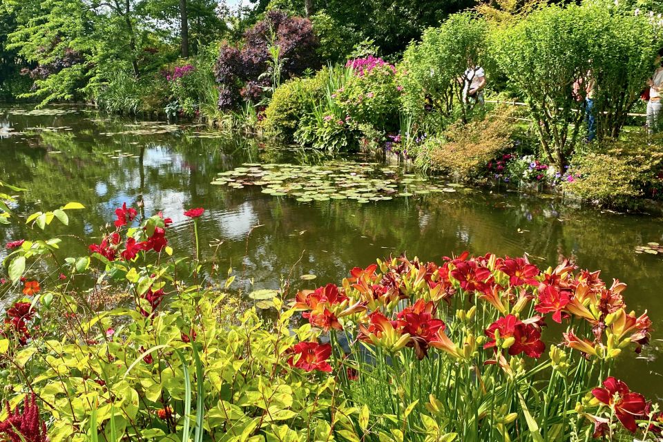 Giverny, Versailles, Trianon for 2 - 7 People From Paris - Directions