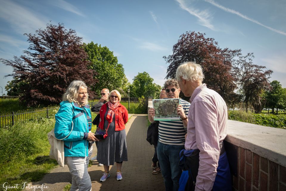 Gorinchem: Highlights Tour With Local Guide - Gift Options