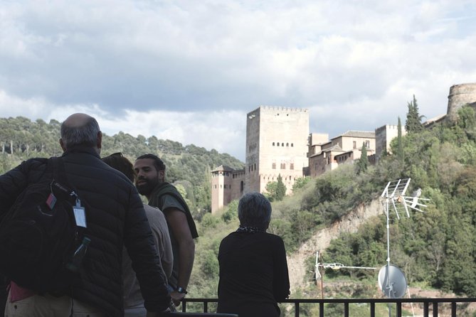 Granadas Hidden Treasures: Albayzin and Sacromonte Walking Tour - Common questions