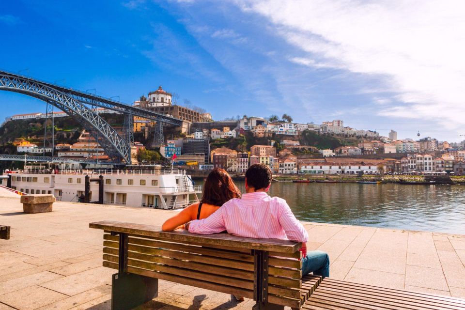 Porto's Romantic Pathways: A Love Story - Common questions