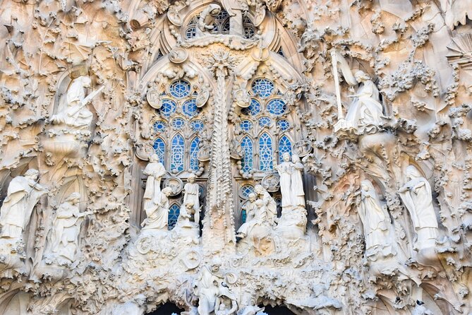 Sagrada Familia Fast Track Guided Tour With Towers Access - Security Checkpoint Guidelines