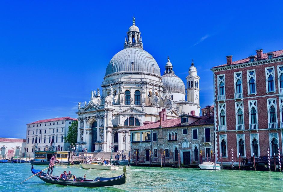 Venice: Romantic Gondola Tour and Dinner for Two - Important Information