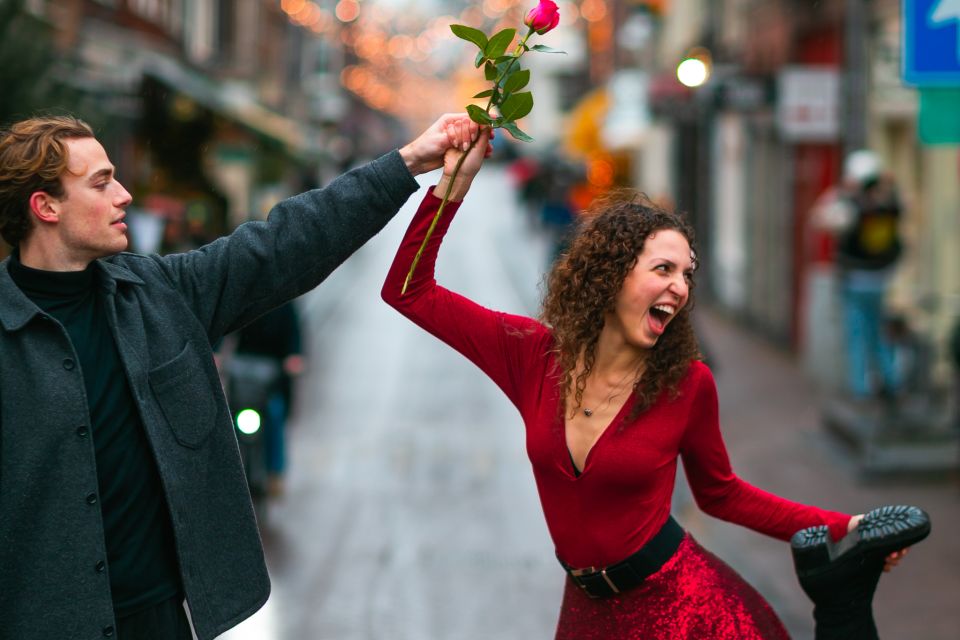 Amsterdam: Romantic Photoshoot for Couples - Photographers Expertise and Deliverables