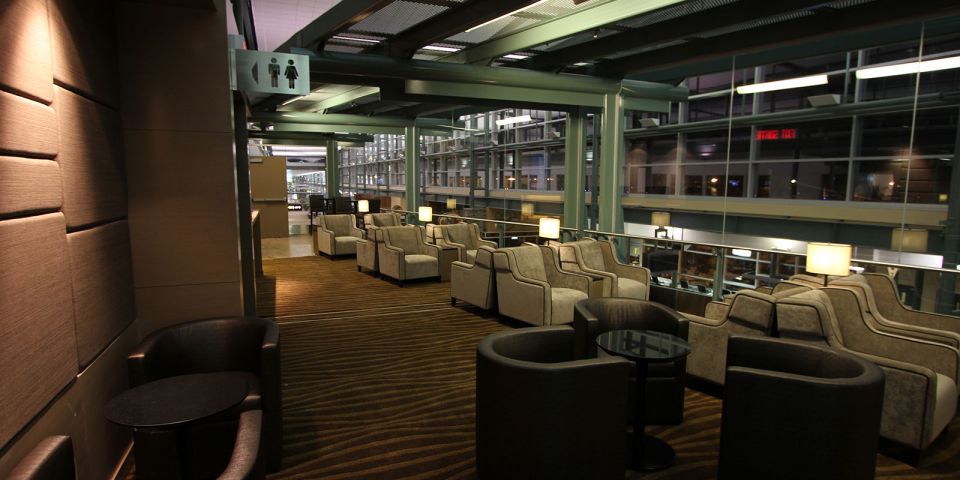 Edmonton International Airport (YEG): Premium Lounge Entry - Age Restrictions & Policies