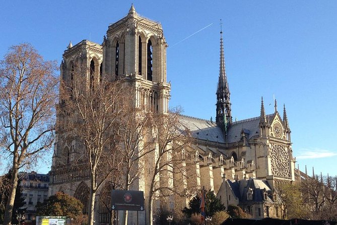 Family Treasure Hunt Around Notre-Dame Cathedral - Common questions