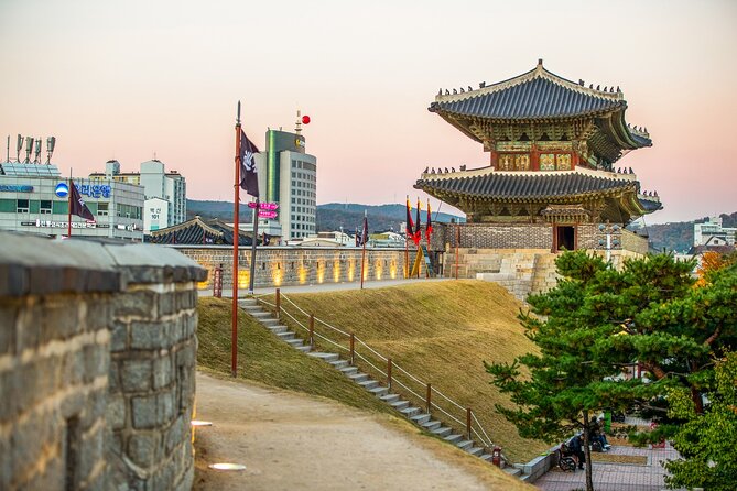 Korean Folk Village and Suwon Hwaseong Fortress One Day Tour - Exploring Suwon Hwaseong Fortress