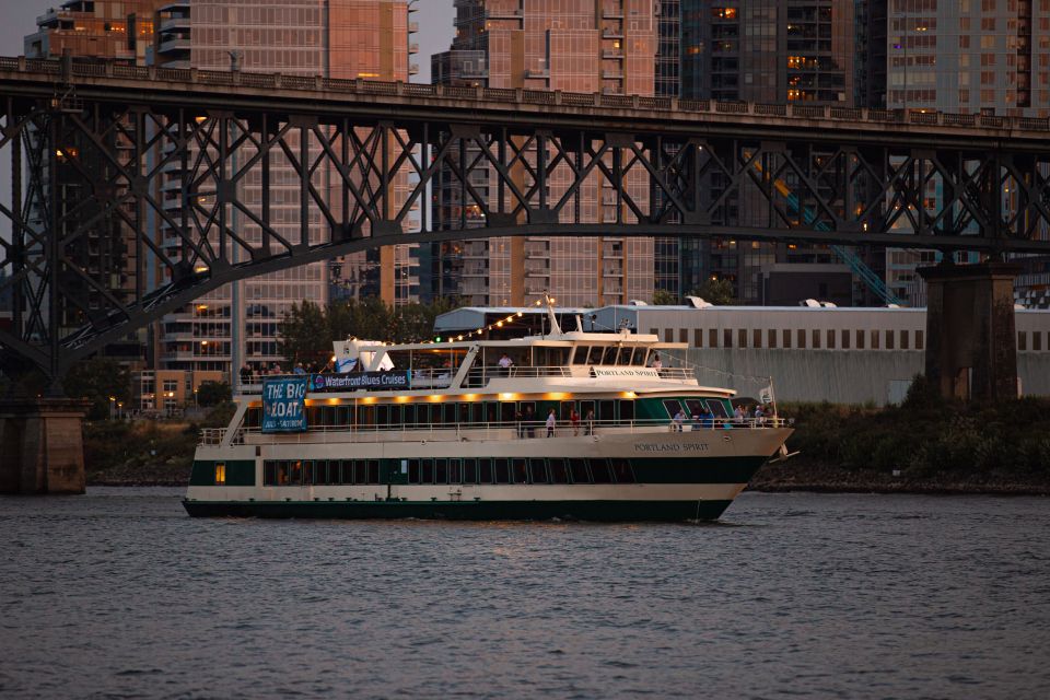 Portland: Willamette River 2.5-hour Dinner Cruise - Common questions