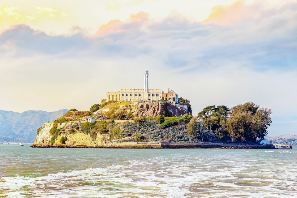 San Francisco: Waterfront Guided Tour and Alcatraz Ticket - Meeting Point