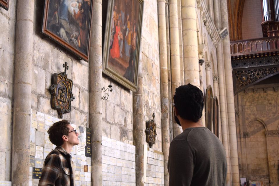 Tour of the Catholic Churches of Poitiers - Meeting Point and Essentials