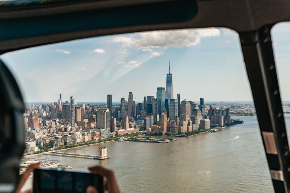 From Westchester: Private NYC Helicopter Tour for 2-6 People - Common questions